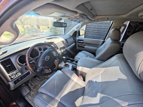 Used 2010 Toyota Sequoia Platinum image 13