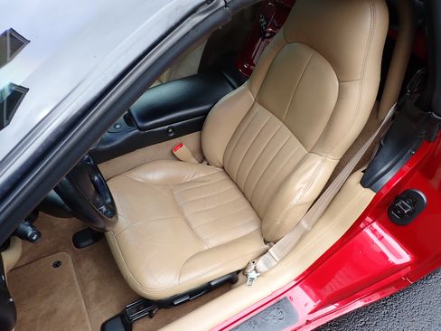 Used 2000 Chevrolet Corvette Convertible w/ Performance Handling Pkg RWD image 13
