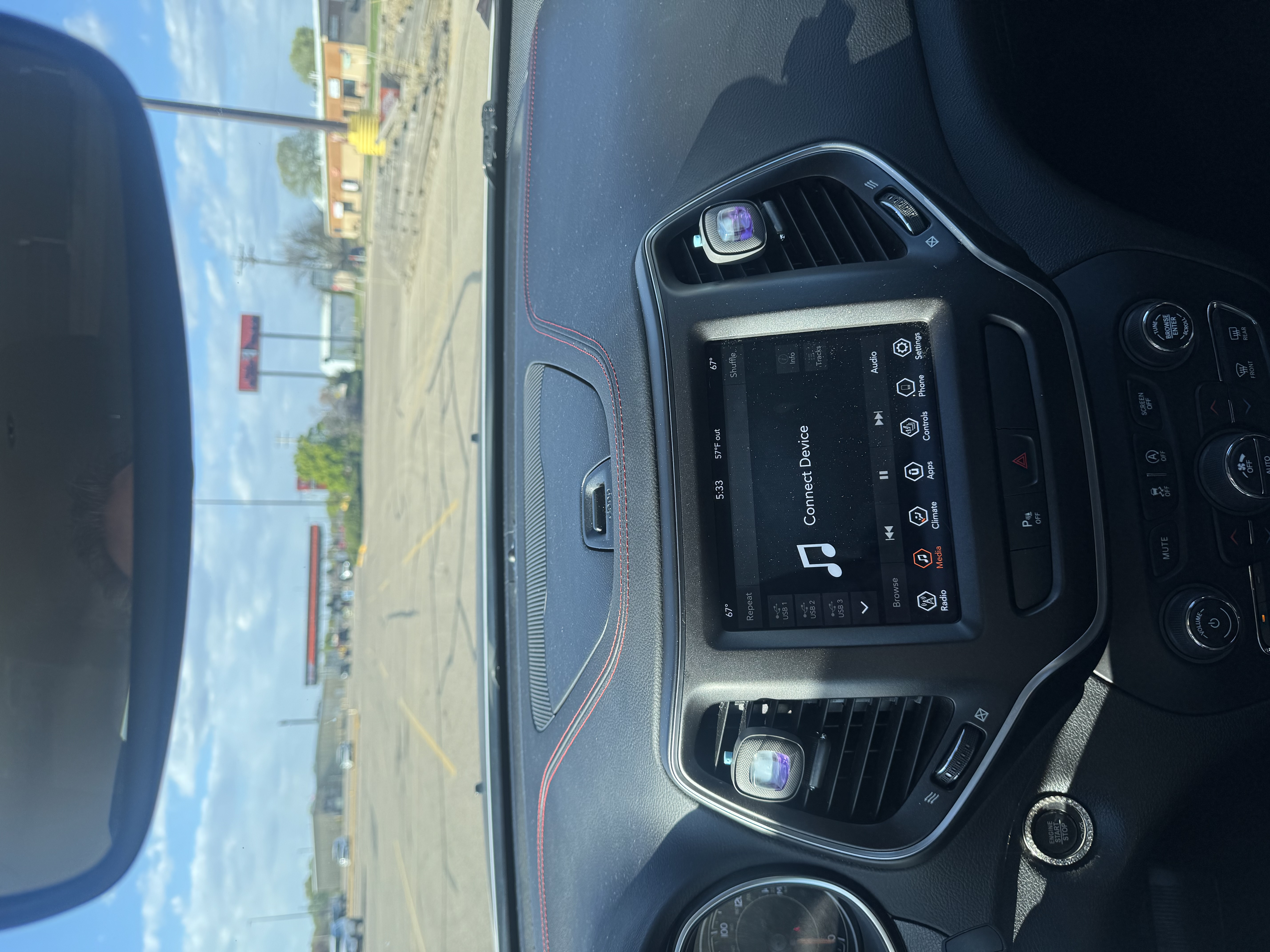 Used 2019 Jeep Cherokee Trailhawk w/ Cold Weather Group AWD/4WD image 16