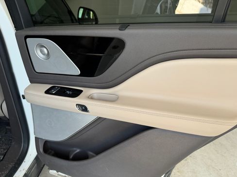 Used 2020 Lincoln Aviator Reserve w/ Equipment Group 202A AWD/4WD image 17
