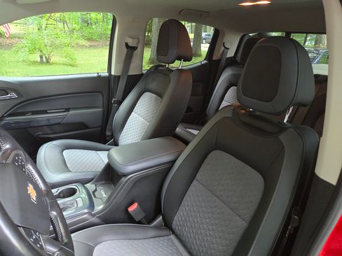 Used 2019 Chevrolet Colorado Z71 image 12