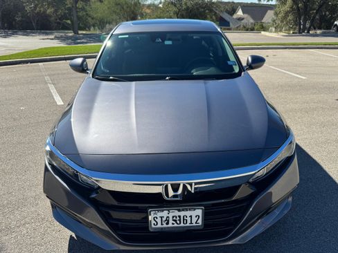Used 2019 Honda Accord EX image 10