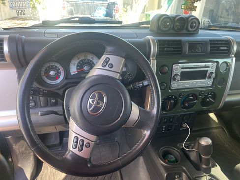 Used 2014 Toyota FJ Cruiser 4WD w/ Upgrade Package image 4