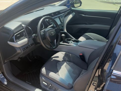 Used 2019 Toyota Camry LE FWD image 11