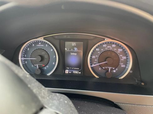 Used 2017 Toyota Camry LE image 6