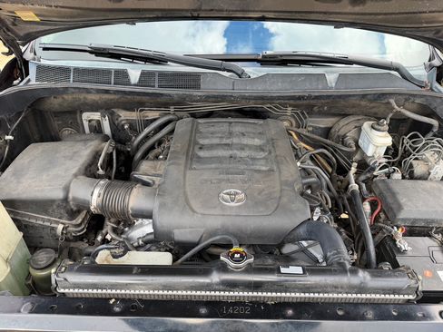 Used 2012 Toyota Tundra 4x4 CrewMax w/ TRD Off-Road Pkg image 25