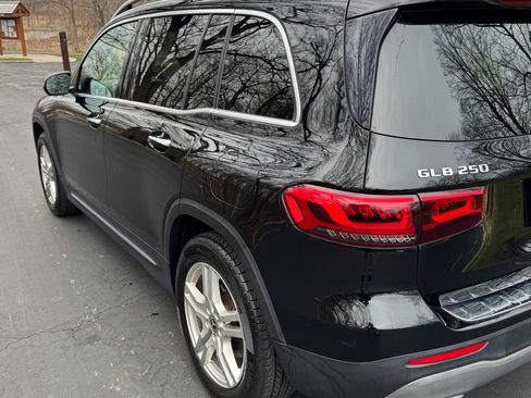 Used 2021 Mercedes-Benz GLB 250 4MATIC image 6