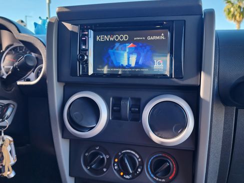 Used 2008 Jeep Wrangler Sahara w/ Dual Top Group image 12