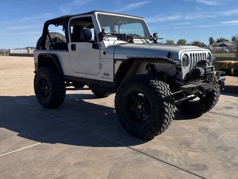 Used 2006 Jeep Wrangler Unlimited Rubicon image 2