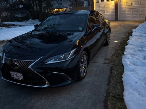 Used 2021 Lexus ES 350 w/ Premium Package image 2