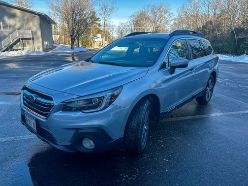 Used 2018 Subaru Outback 2.5i Limited image 2