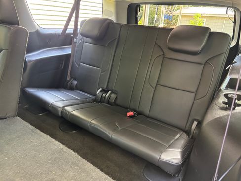 Used 2017 Chevrolet Suburban LT w/ Luxury Package RWD image 20
