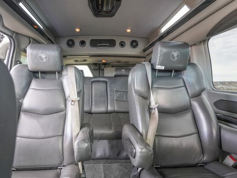 Used 2020 Ford Transit 150 Low Roof AWD w/ Exterior Upgrade Package image 9