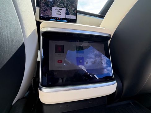 Used 2022 Tesla Model X AWD/4WD image 13
