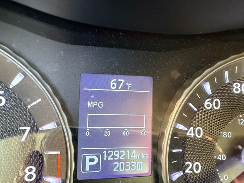 Used 2018 INFINITI Q70 Luxe image 14