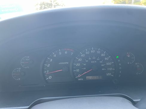 Used 2006 Toyota Tundra Darrell Waltrip Edition image 8