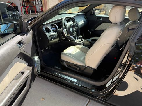 Used 2013 Ford Mustang GT Premium RWD image 6