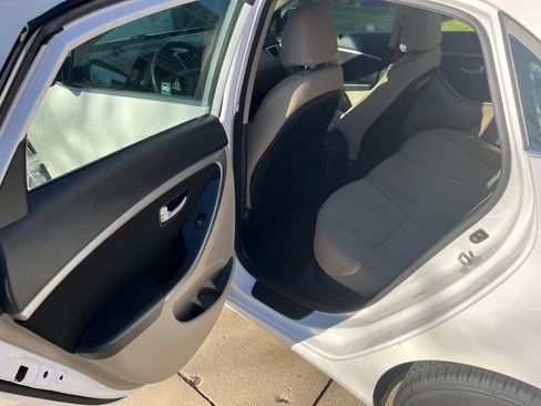 Used 2013 Hyundai Elantra GT image 16