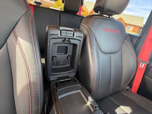 Used 2018 Jeep Wrangler Unlimited Rubicon image 19