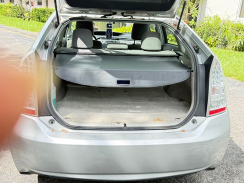 Used 2011 Toyota Prius Two FWD image 4