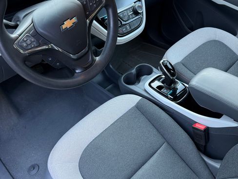 Used 2019 Chevrolet Bolt LT FWD image 15