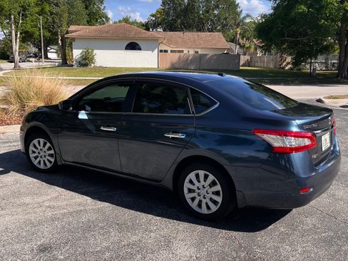 Used 2014 Nissan Sentra SV w/ SV Driver Package FWD image 2