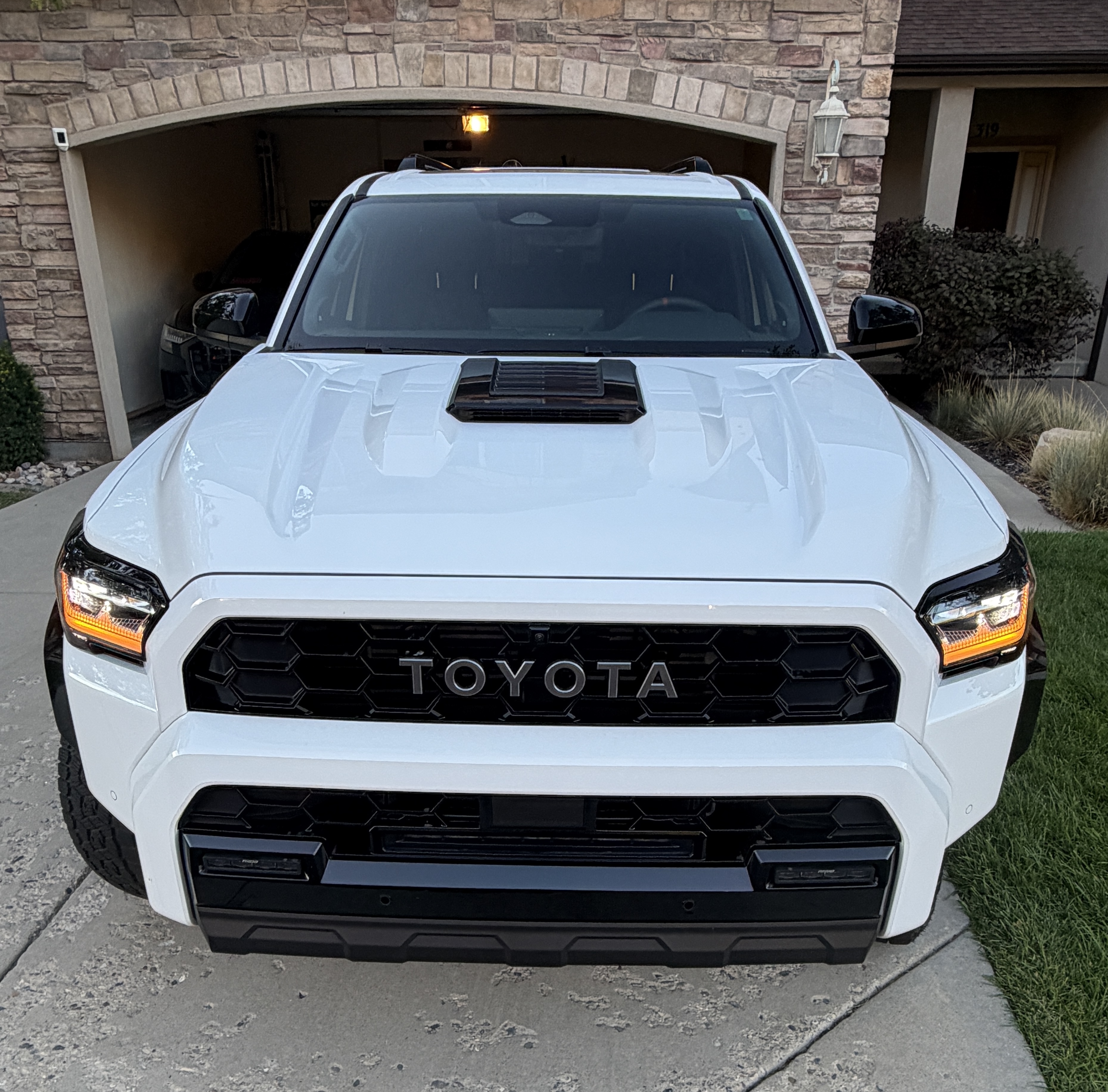 Used 2025 Toyota 4Runner TRD Pro AWD/4WD image 2