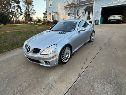Used 2006 Mercedes-Benz SLK 55 AMG image 2