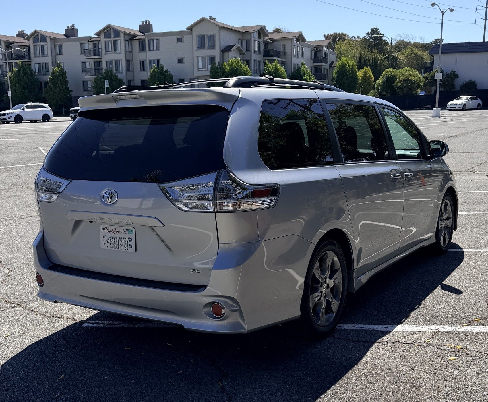 Used 2015 Toyota Sienna SE Premium FWD image 6