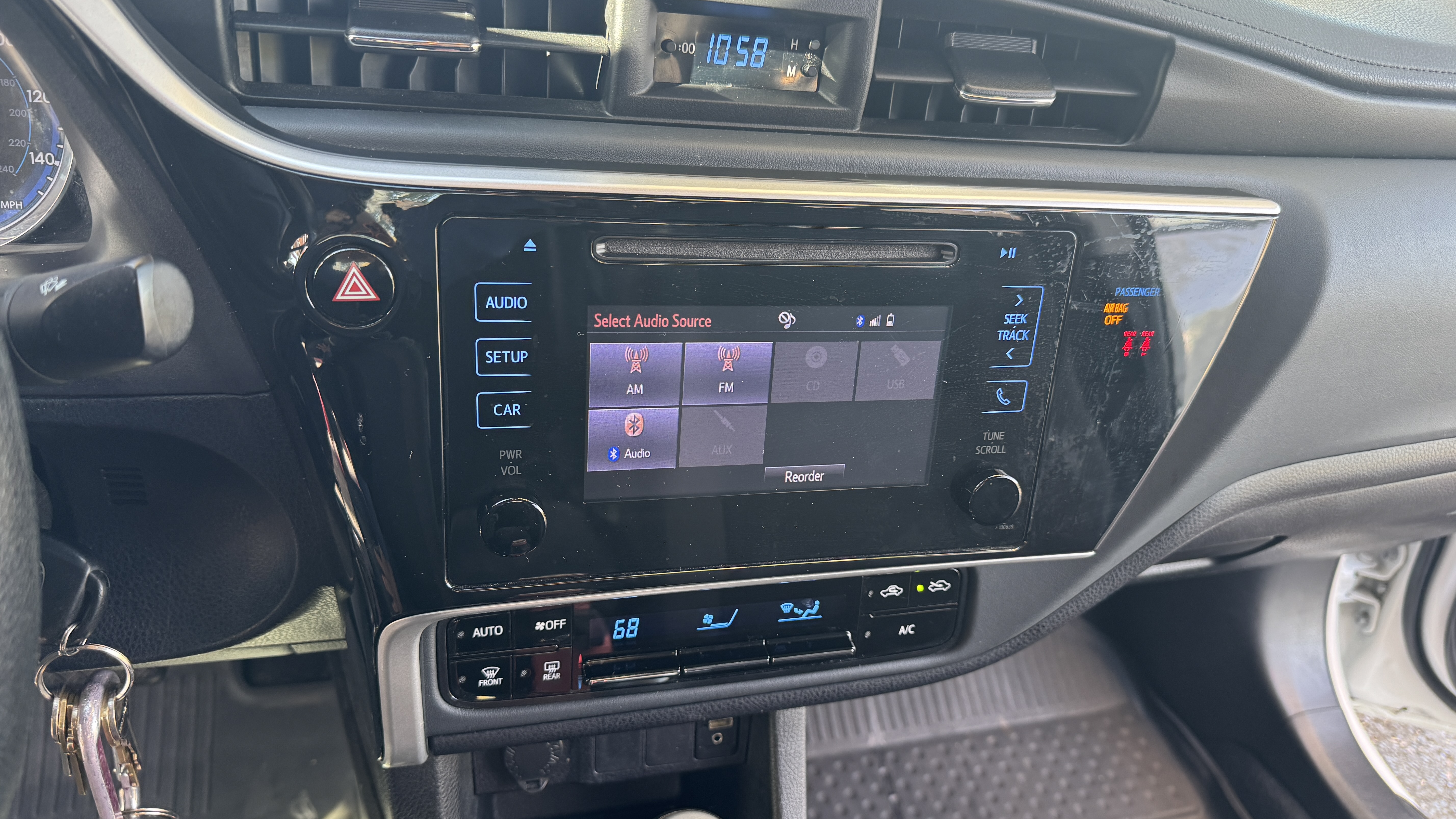 Used 2019 Toyota Corolla LE FWD image 9