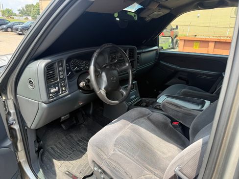 Used 2002 Chevrolet Silverado 2500 LS w/ Electrical Convenience Pkg AWD/4WD image 2