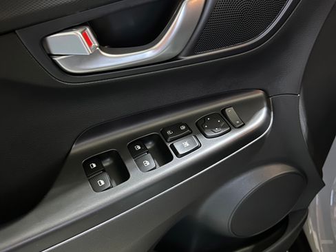 Used 2023 Hyundai Kona SEL w/ Convenience Package image 11