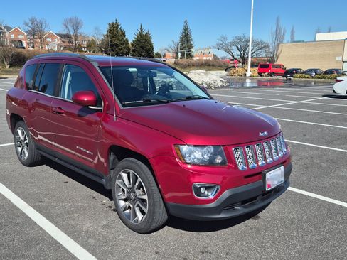Used 2014 Jeep Compass Limited w/ Sun/Sound Group image 2
