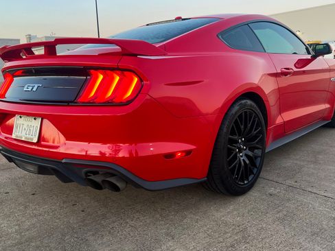 Used 2019 Ford Mustang GT Premium w/ GT Performance Package RWD image 8