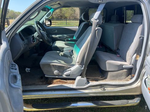 Used 2002 Toyota Tundra SR5 image 6