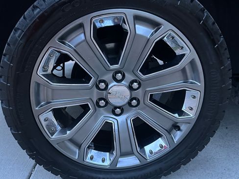 Used 2015 GMC Yukon Denali w/ Open Road Package AWD/4WD image 14