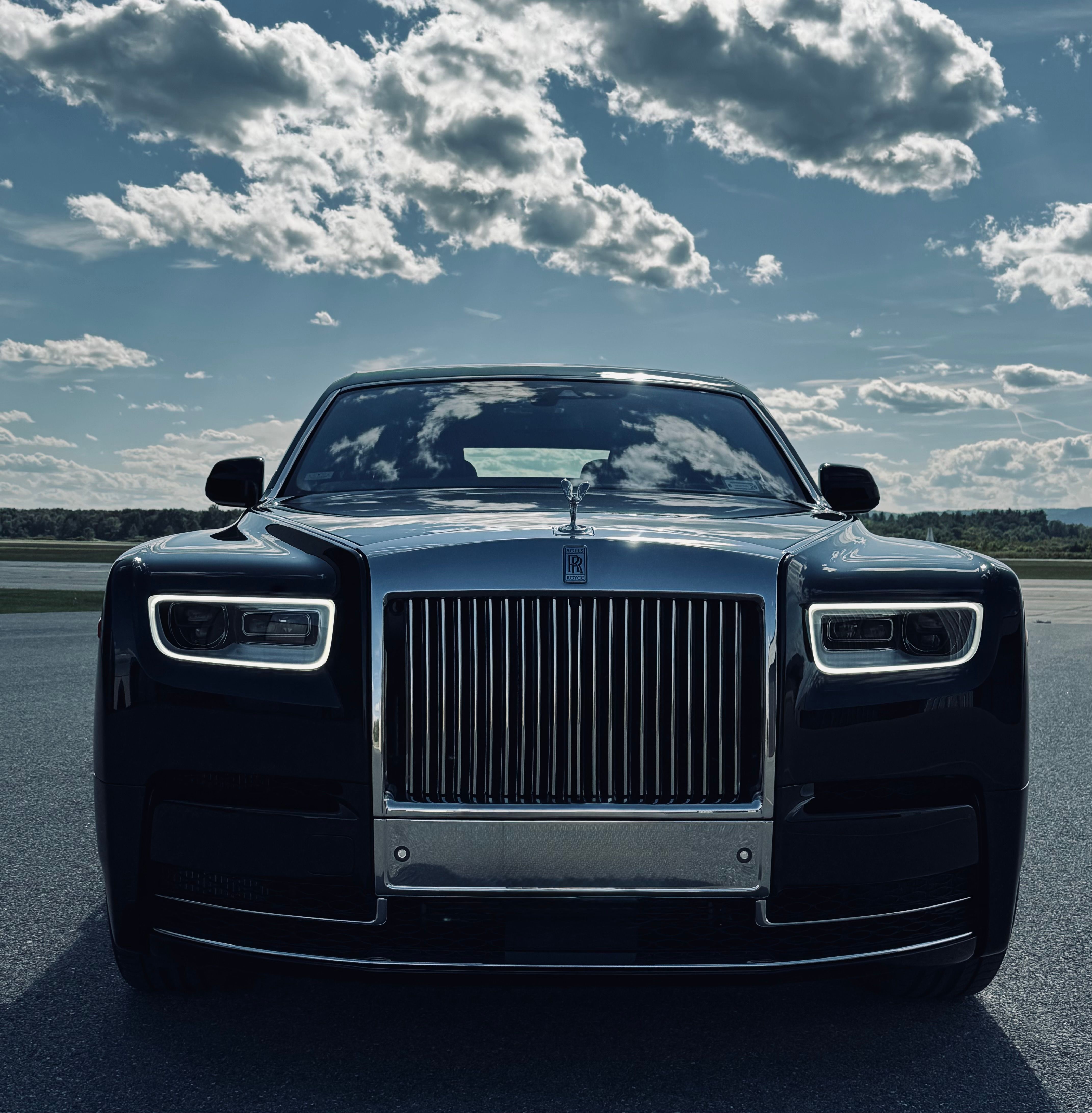 Used 2022 Rolls-Royce Phantom Sedan w/ The Phantom Package RWD image 8