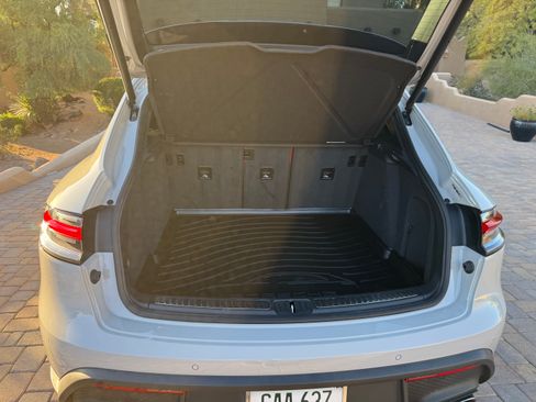 Used 2024 Porsche Macan image 17