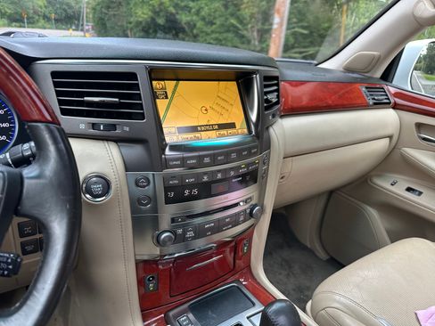 Used 2010 Lexus LX 570 4WD image 5