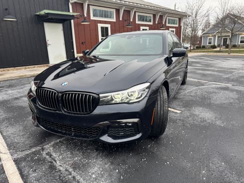 Used 2019 BMW 740i xDrive w/ Executive Package image 5