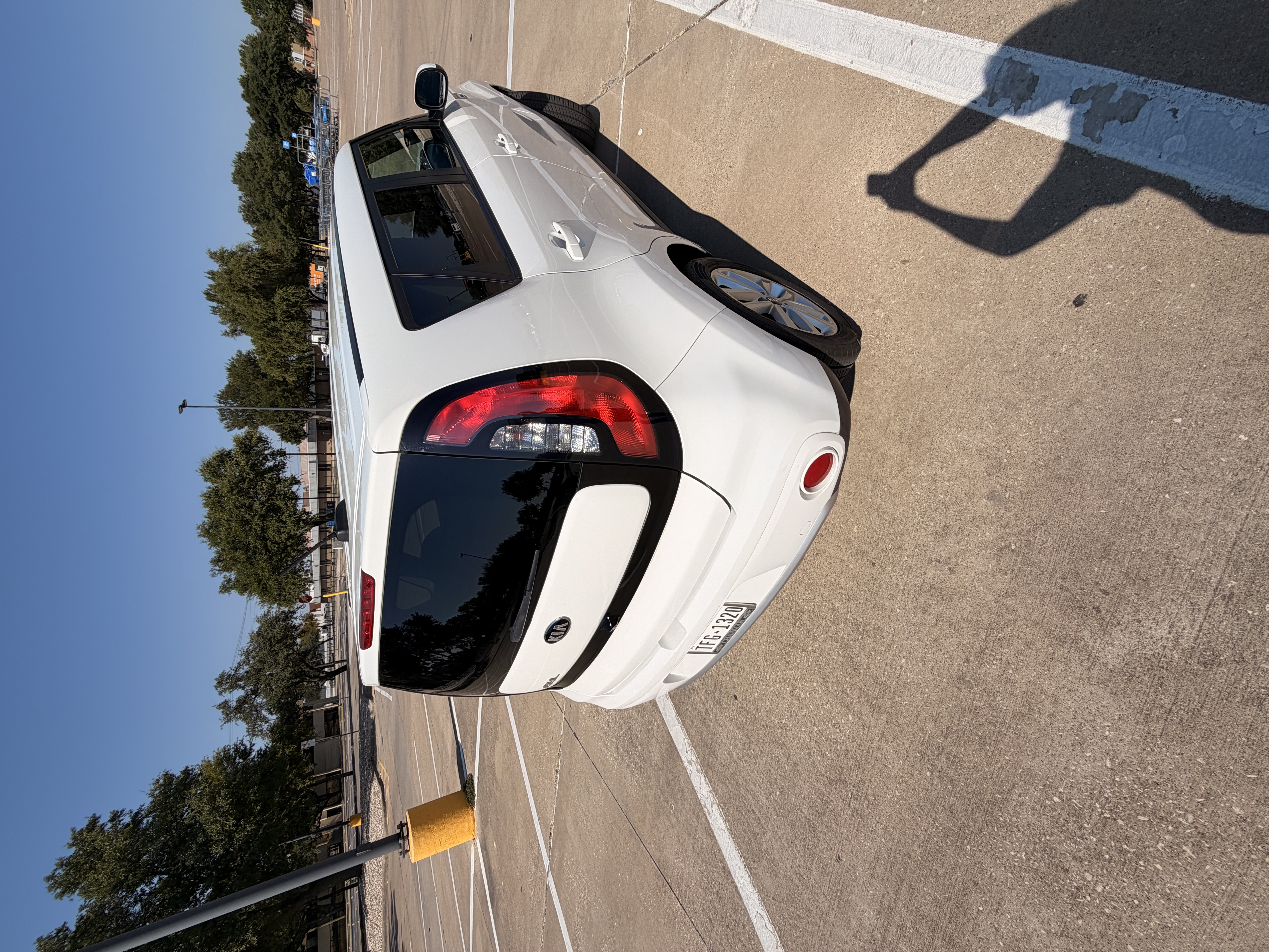 Used 2018 Kia Soul + FWD image 2