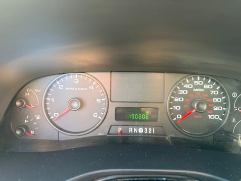 Used 2005 Ford F250 XL image 11