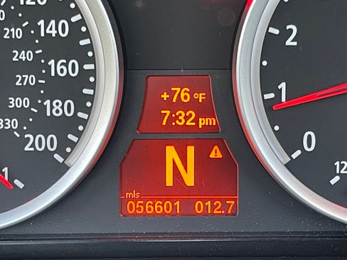 Used 2010 BMW M6 Convertible image 14