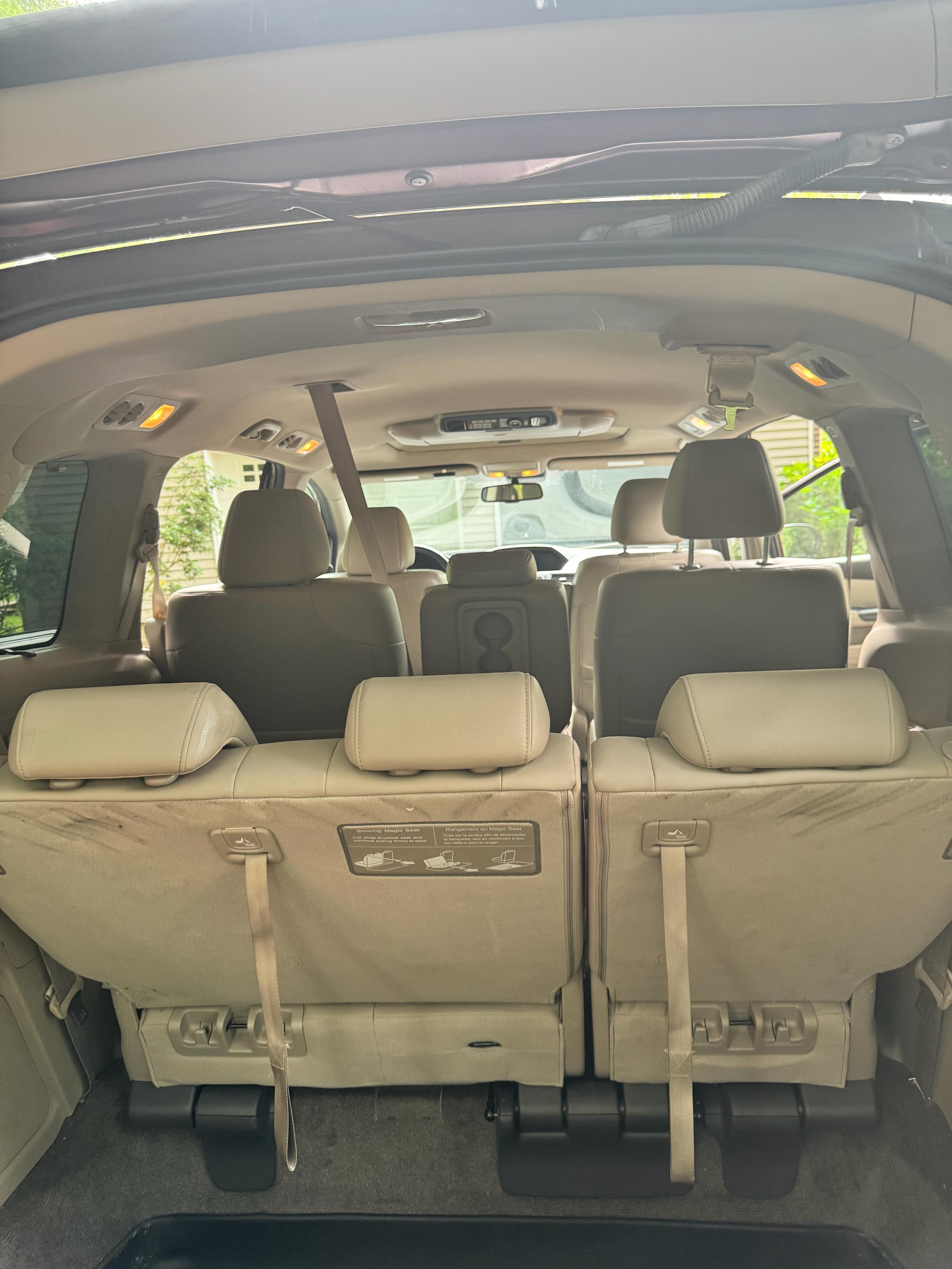 Used 2014 Honda Odyssey Touring Elite image 10