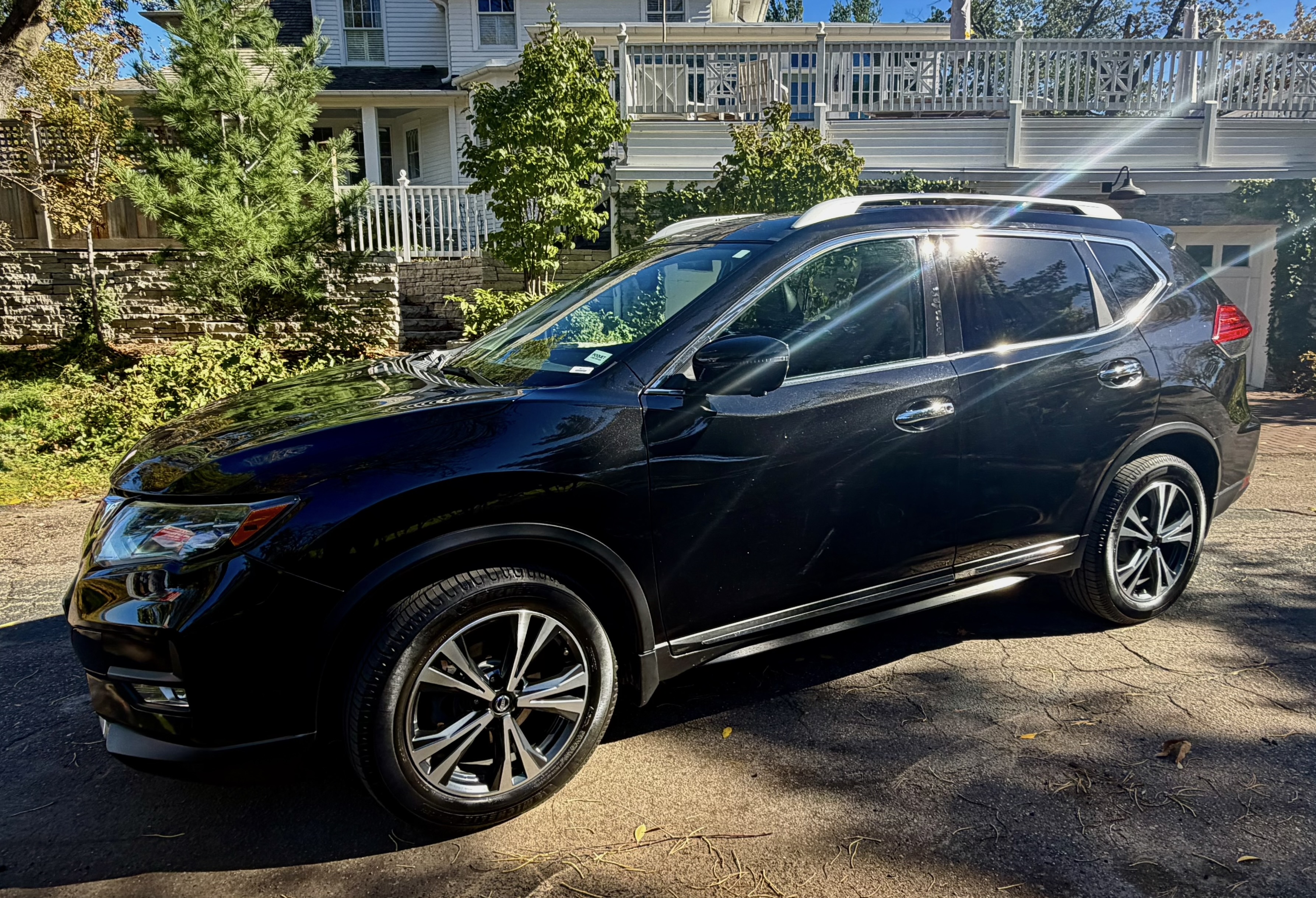 Used 2017 Nissan Rogue SL w/ SL Premium Package AWD/4WD image 1