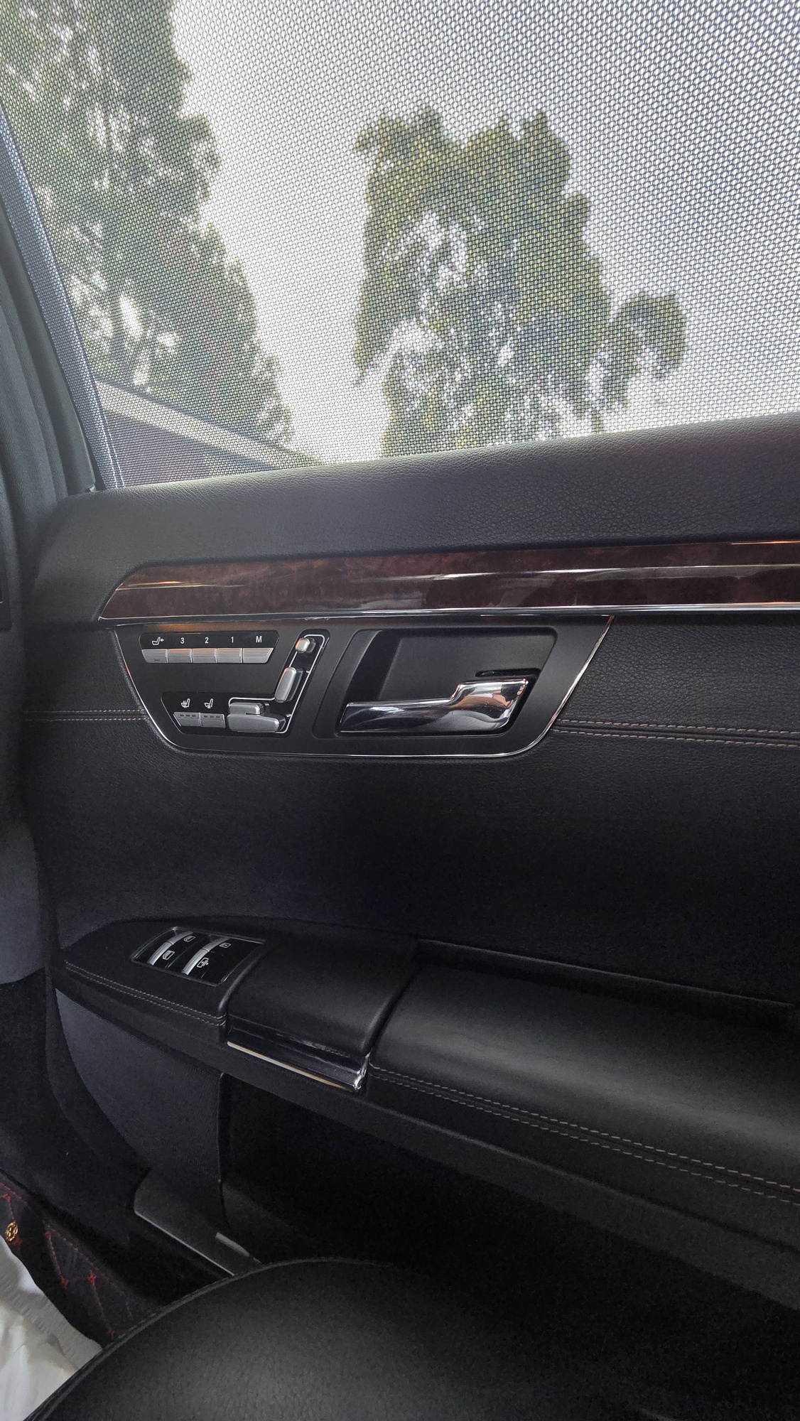 Used 2011 Mercedes-Benz S 63 AMG image 16