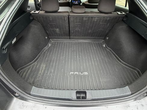 Used 2019 Toyota Prius L Eco FWD image 14