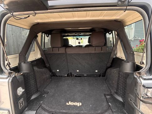 Used 2015 Jeep Wrangler Unlimited Sport AWD/4WD image 8