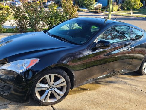 Used 2011 Hyundai Genesis 2.0T image 9