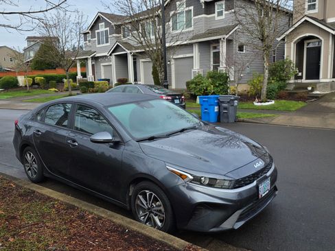 Used 2023 Kia Forte LXS w/ LXS Technology Package image 4